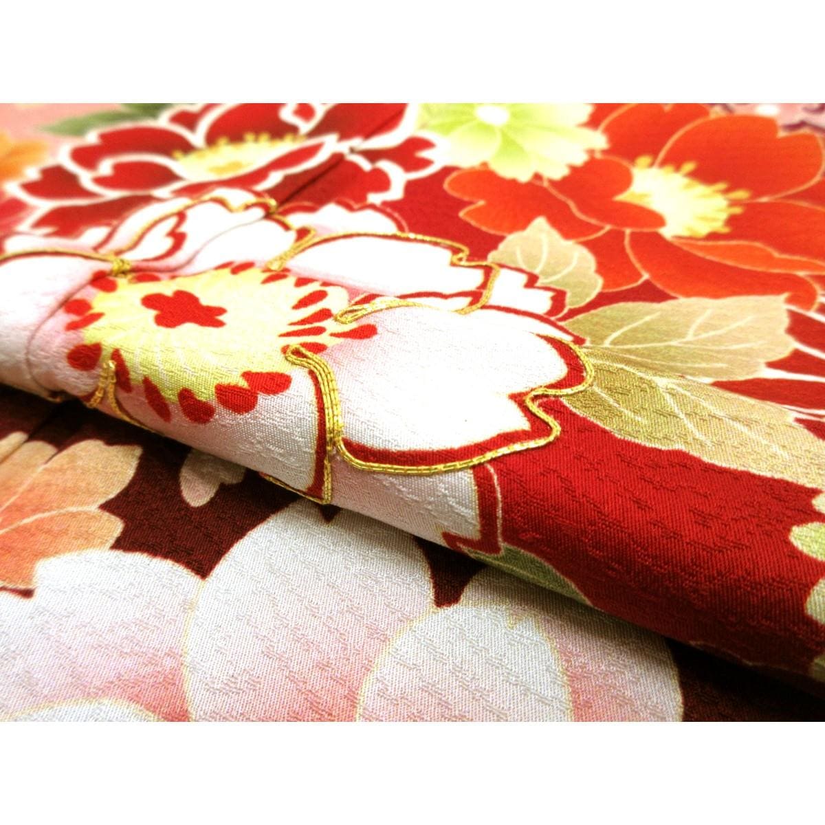 振袖　友禅加工　刺繍入り　ボカシ染
