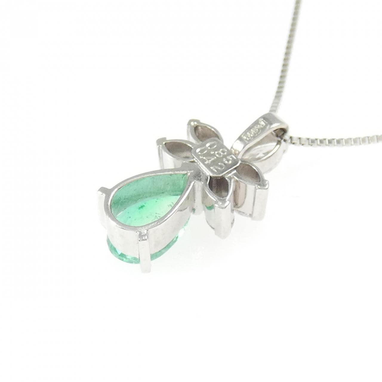PT900/PT850 エメラルド ネックレス 0.85CT