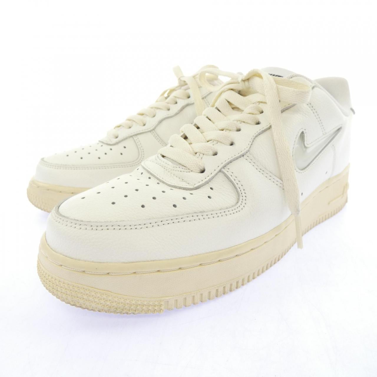 ナイキ NIKE DO9785-100 スニーカー