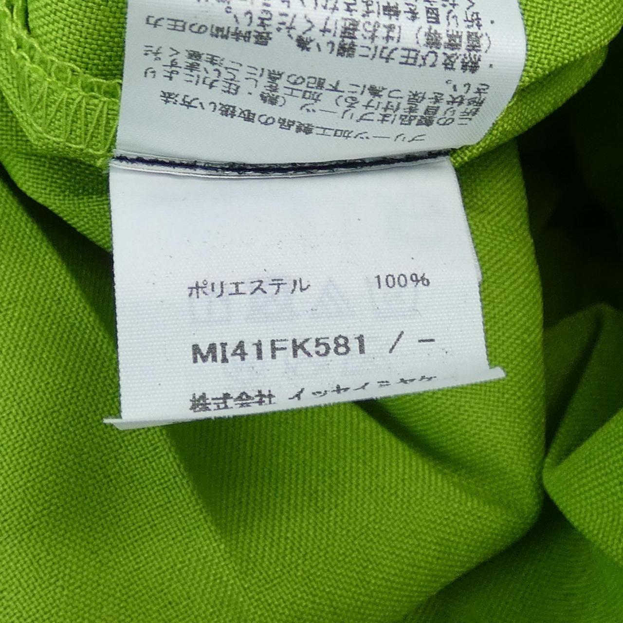 ミーイッセイミヤケ me ISSEY MIYAKE トップス