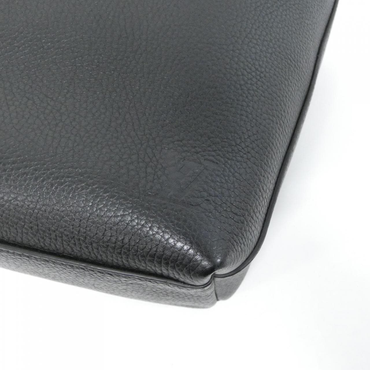 LOUIS VUITTON Taurillon Cava Voyage M50086 包