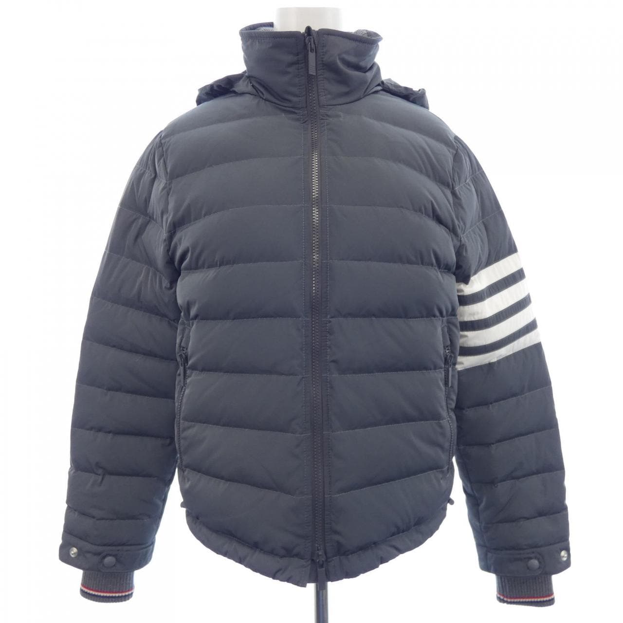 トムブラウン THOM BROWNE FBD048X ダウンジャケット