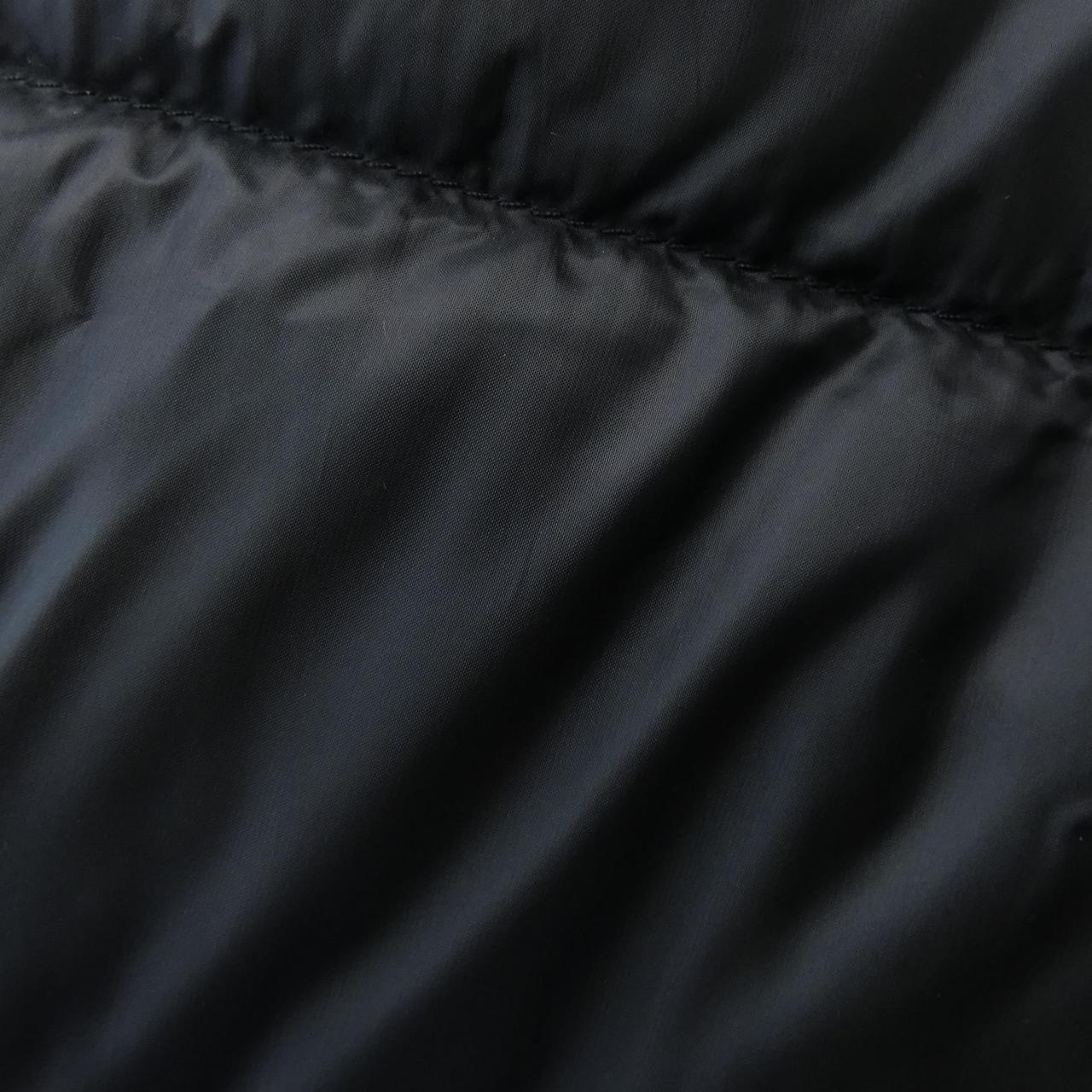 モンクレール MONCLER ダウンジャケット