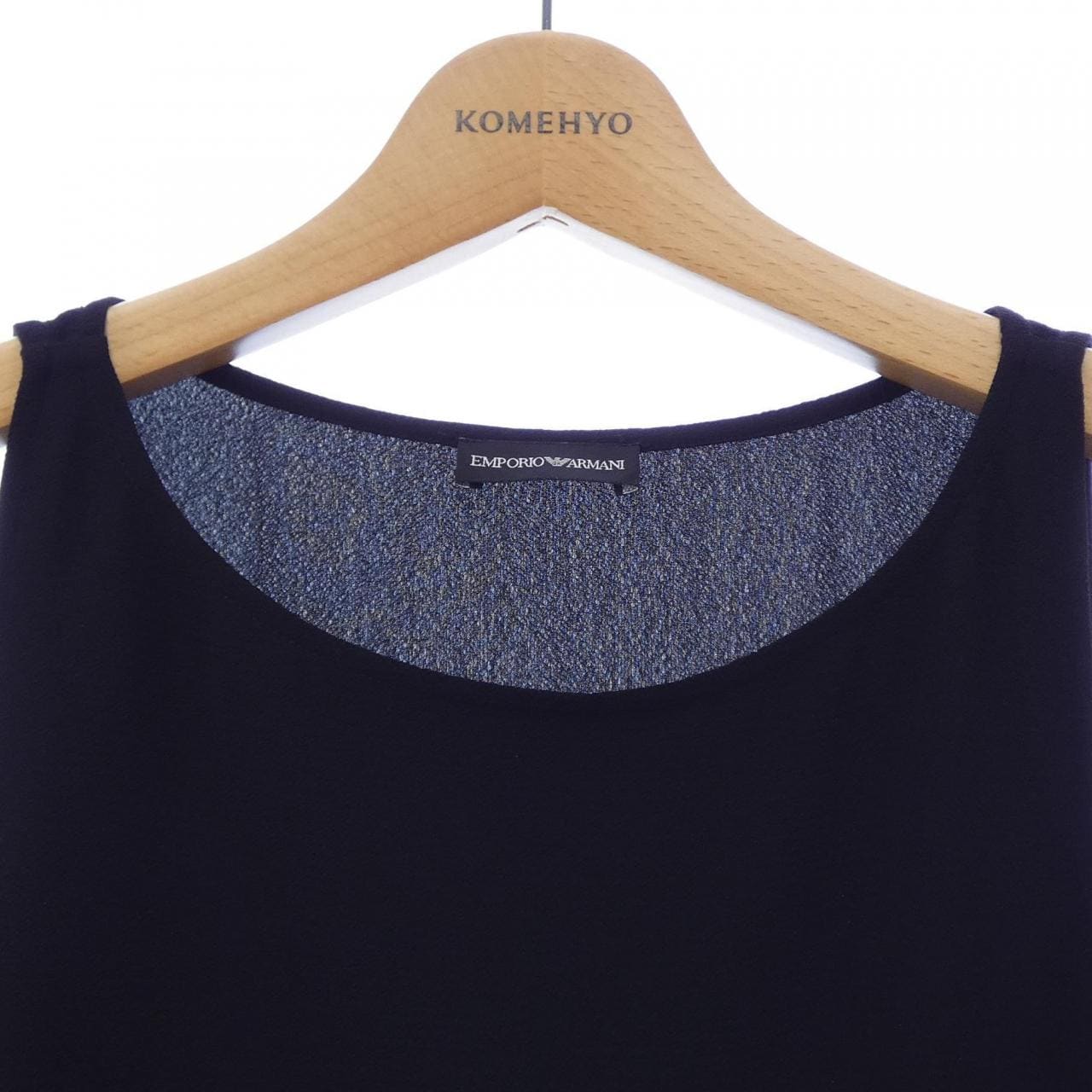 エンポリオアルマーニ EMPORIO ARMANI トップス