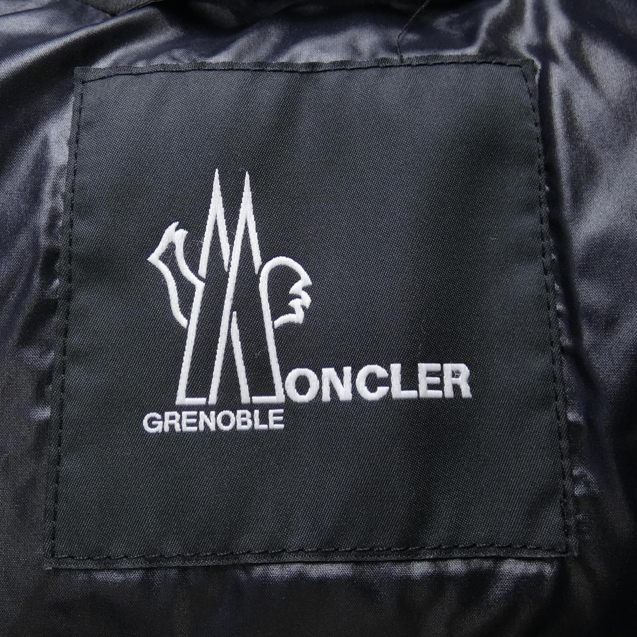 モンクレールグルノーブル MONCLER GRENOBLE ダウンジャケット