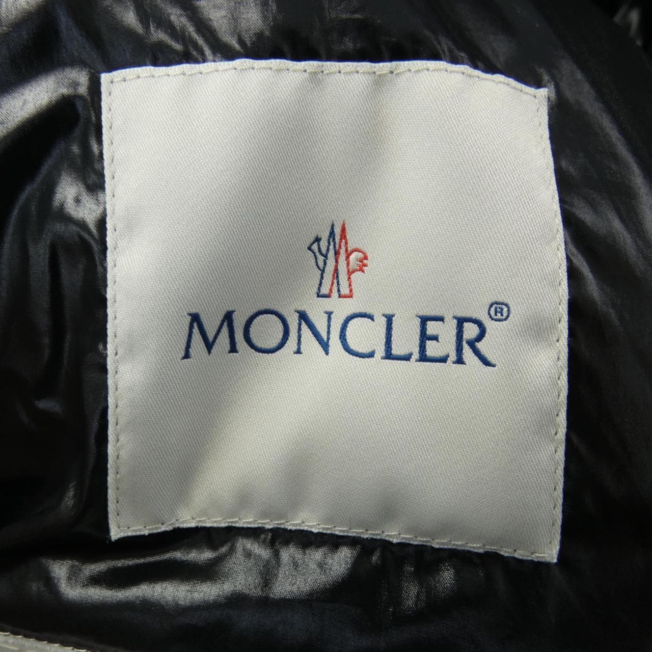 モンクレール MONCLER ダウンジャケット