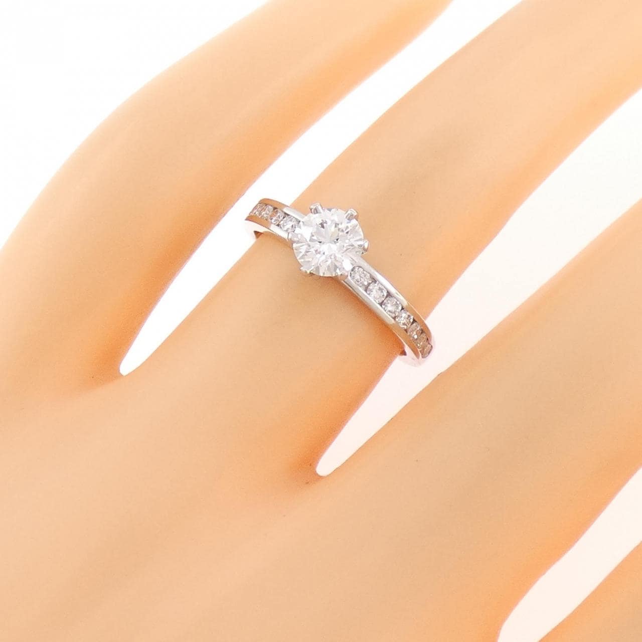 ティファニー ソリティア チャネルセッティング リング 0.54CT
