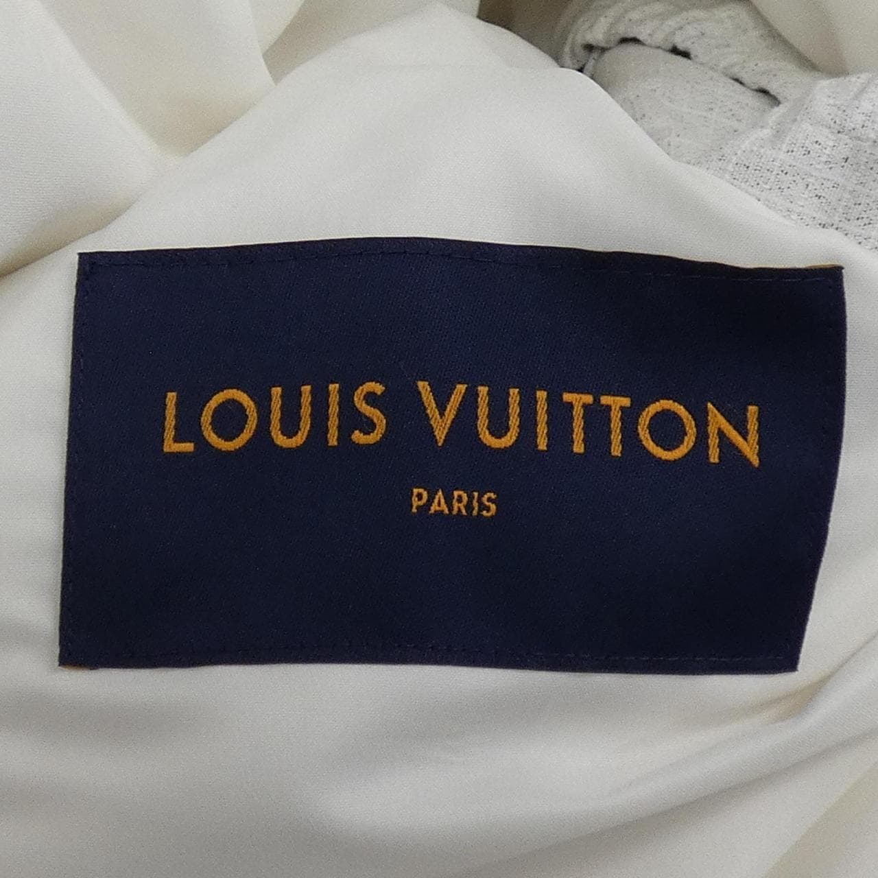 ルイヴィトン LOUIS VUITTON オールオーバーVuittonスノーダウンジレ HOG16WR77 ダウンベスト