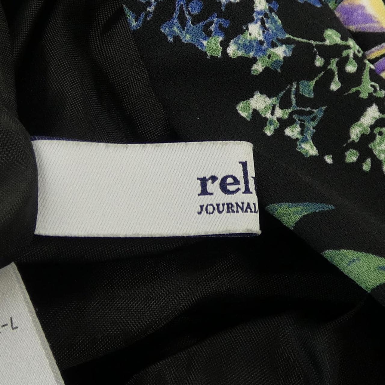 レリューム relume スカート
