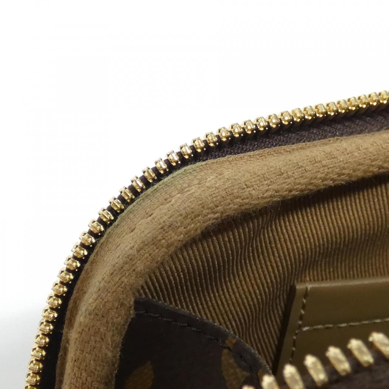 ルイヴィトン モノグラム ユーティリティ クロスボディ M80446 ショルダーバッグ