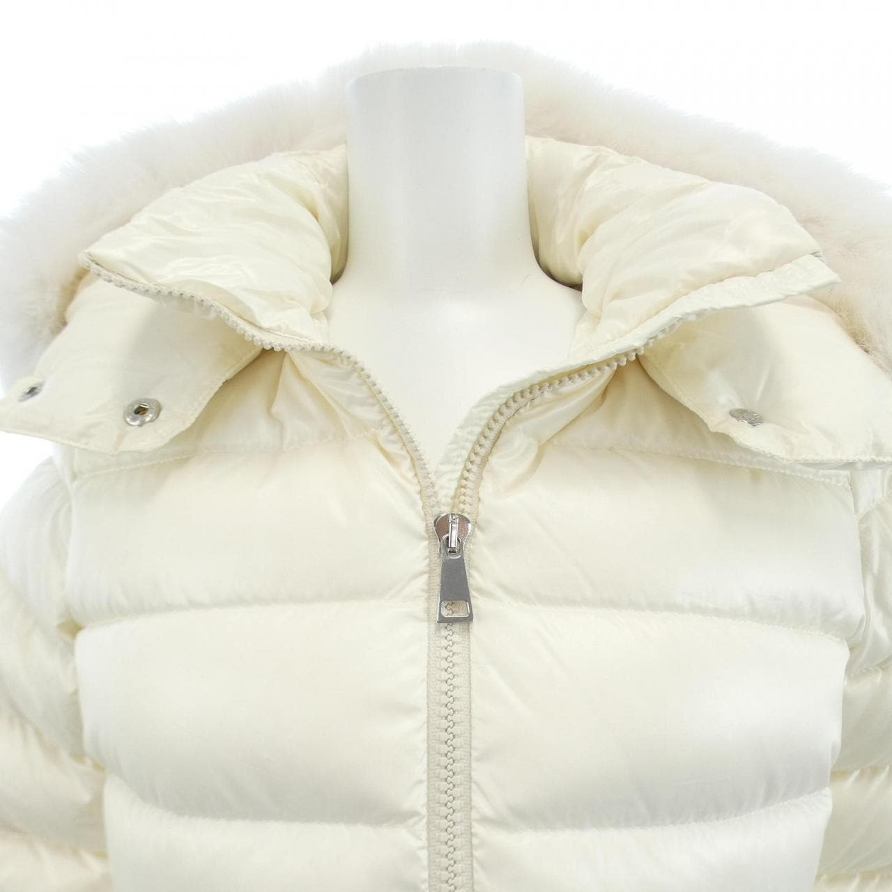 モンクレール MONCLER ダウンジャケット