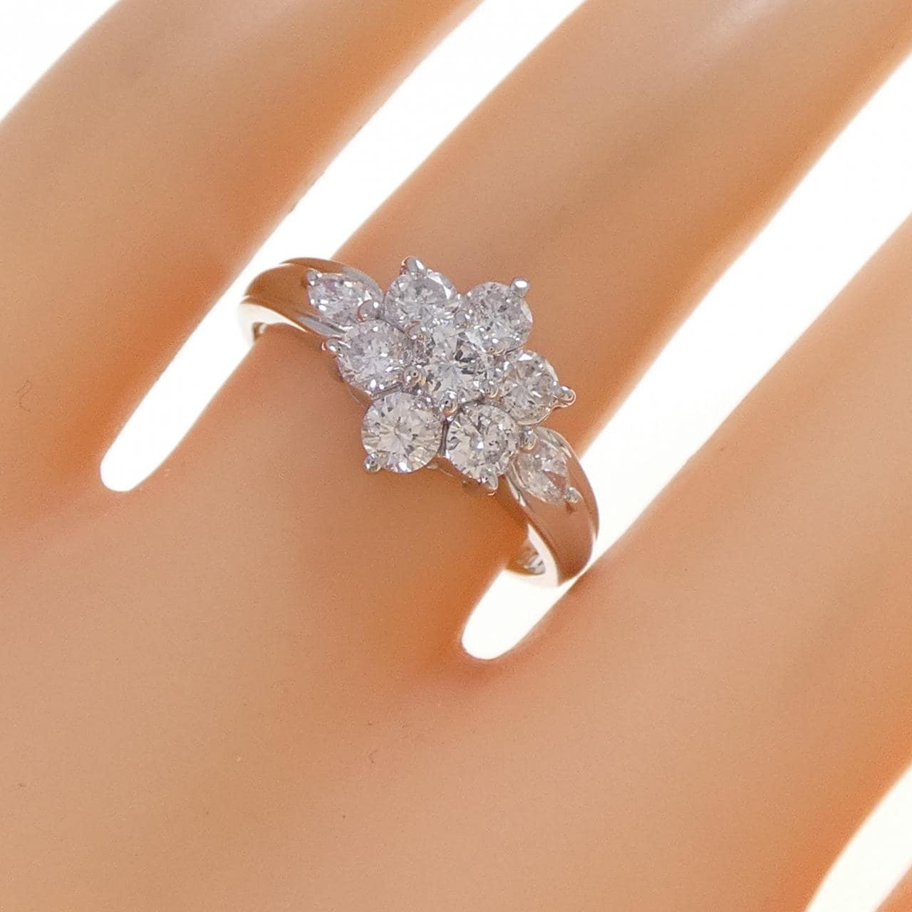 PT900 フラワー ダイヤモンド リング 1.00CT