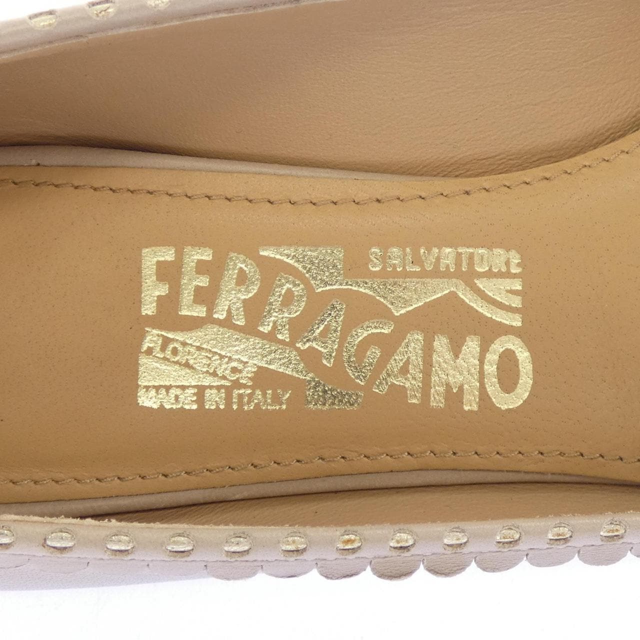 サルヴァトーレフェラガモ SALVATORE FERRAGAMO パンプス