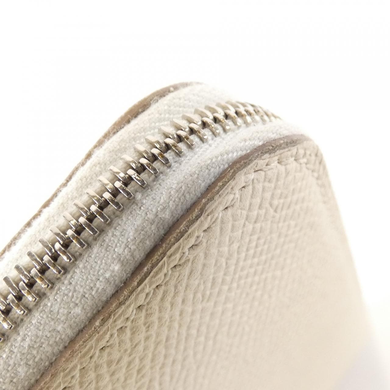 エルメス CARRE EN BOUCLES シルク イン クラシック 071003CK 財布