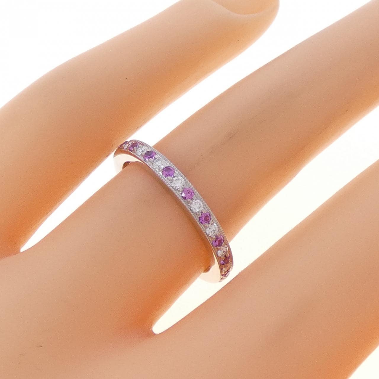 ティファニー レガシー チャネルセッティング リング