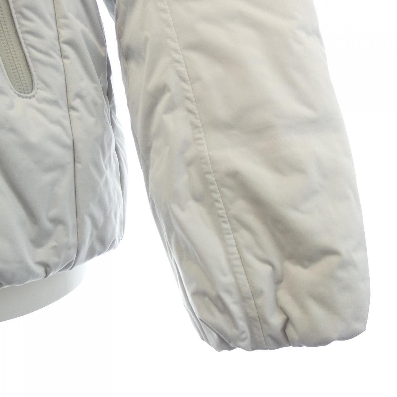 デサント DESCENTE ダウンジャケット