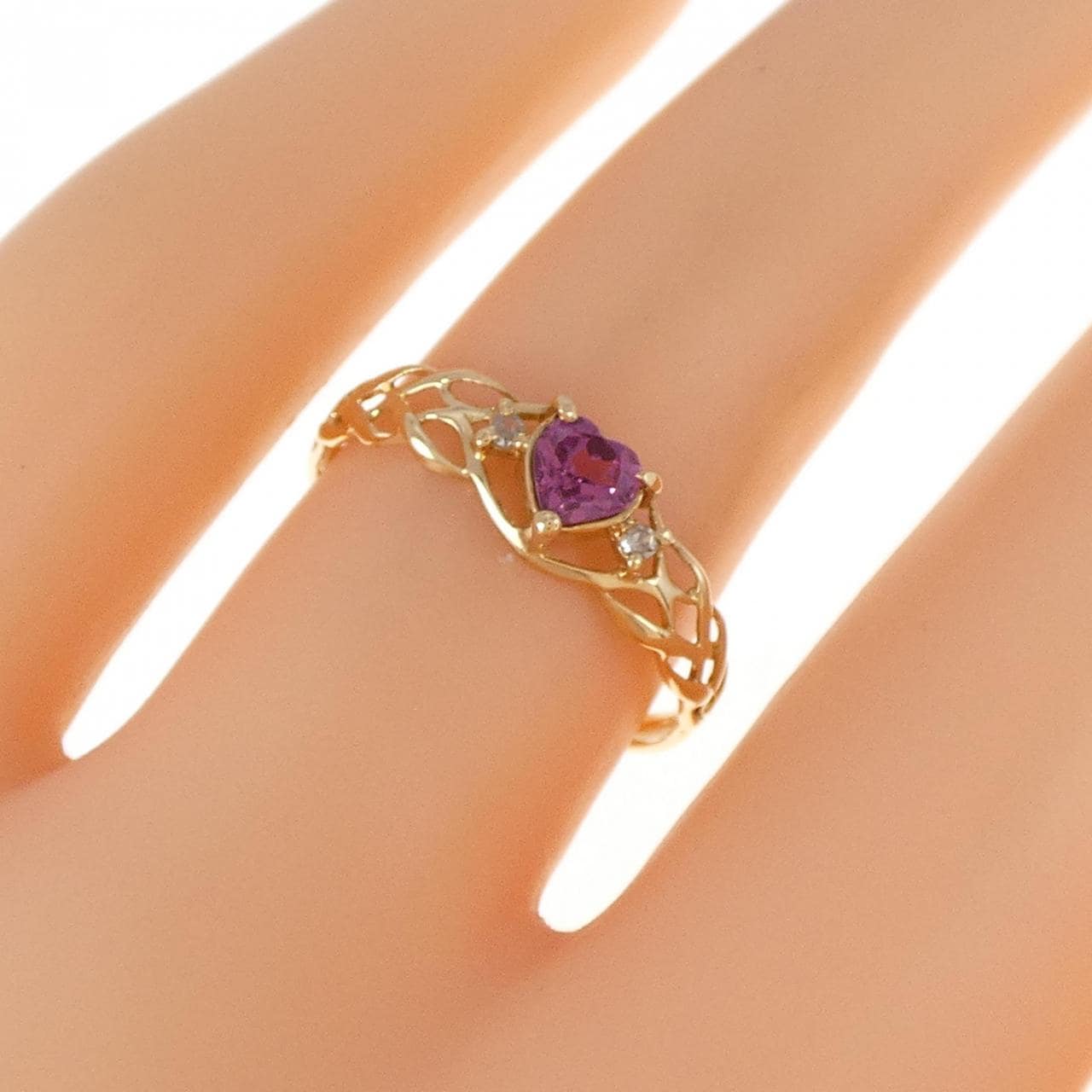 K18YG heart Garnet ring