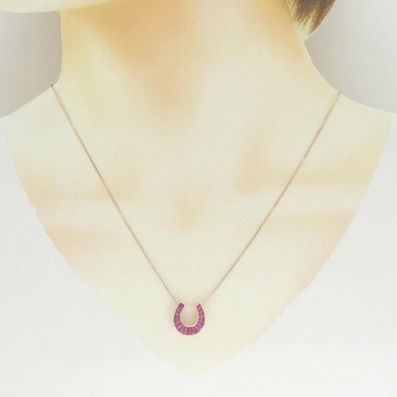 K18PG ホースシュー ルビー ネックレス 1.26CT