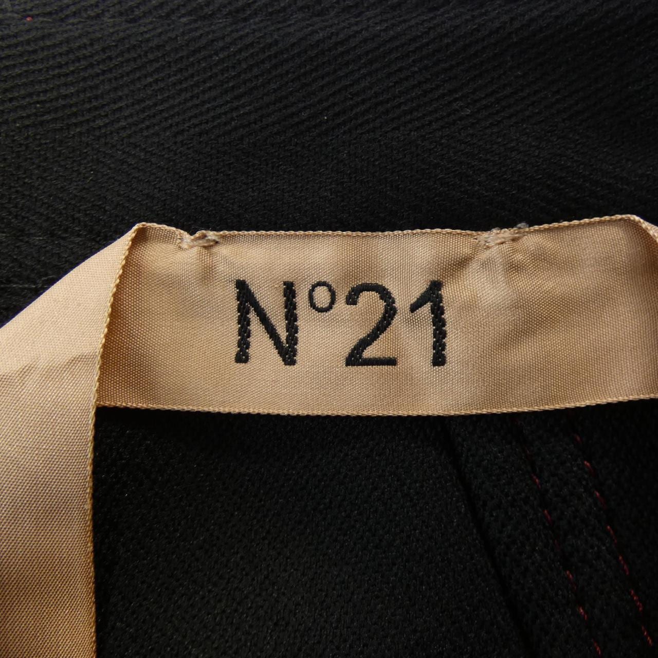 ヌメロヴェントゥーノ N°21 スカート