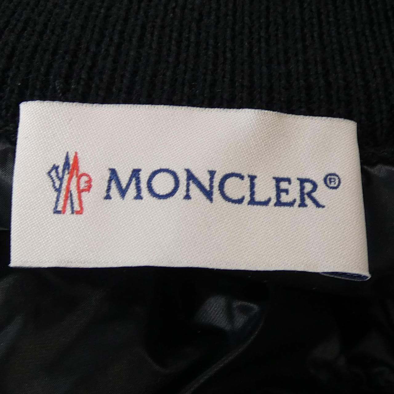 【新品】モンクレール MONCLER K20939B00023 ダウンジャケット