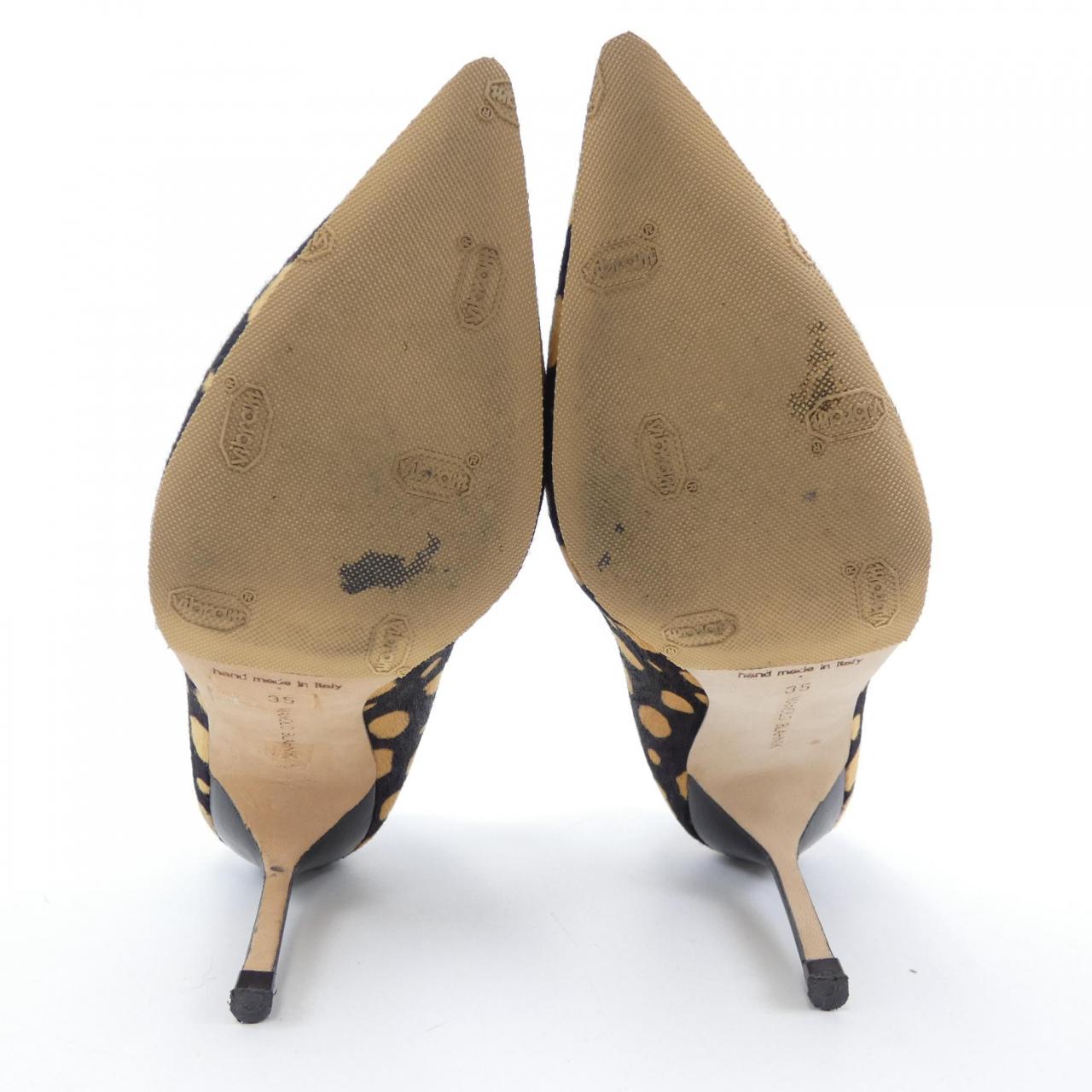 MANOLO BLAHNIK manolo blahnik pumps