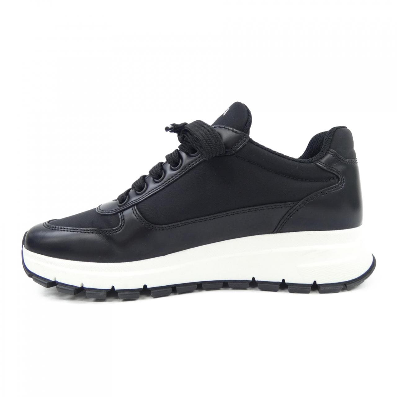 プラダ PRADA エコニール RE-NYLON 1E283N スニーカー