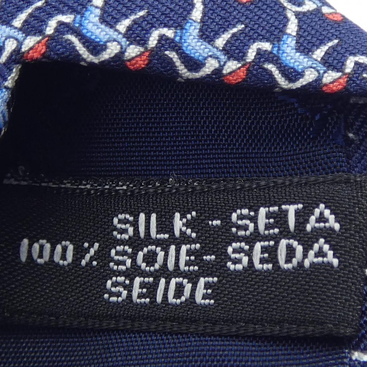 サルヴァトーレフェラガモ SALVATORE FERRAGAMO NECKTIE