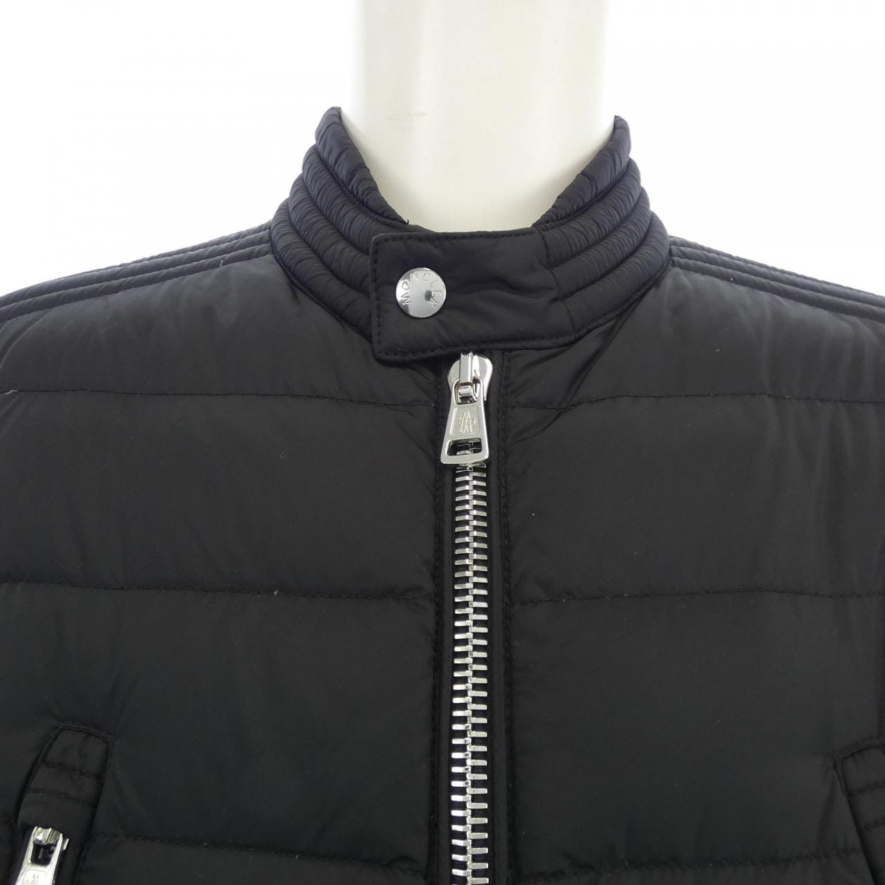 モンクレール MONCLER ダウンジャケット