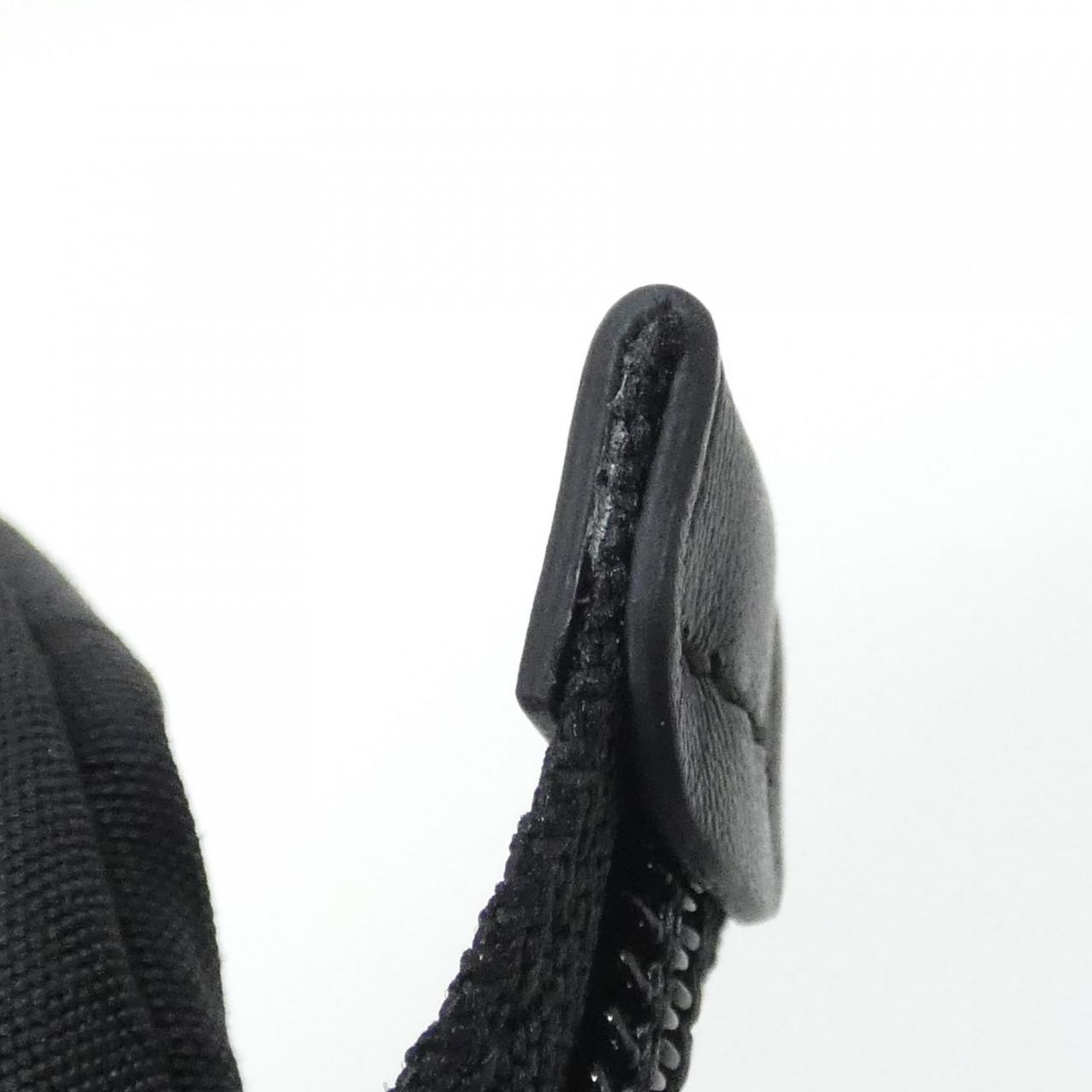 サルヴァトーレフェラガモ 22 C244 ポーチ