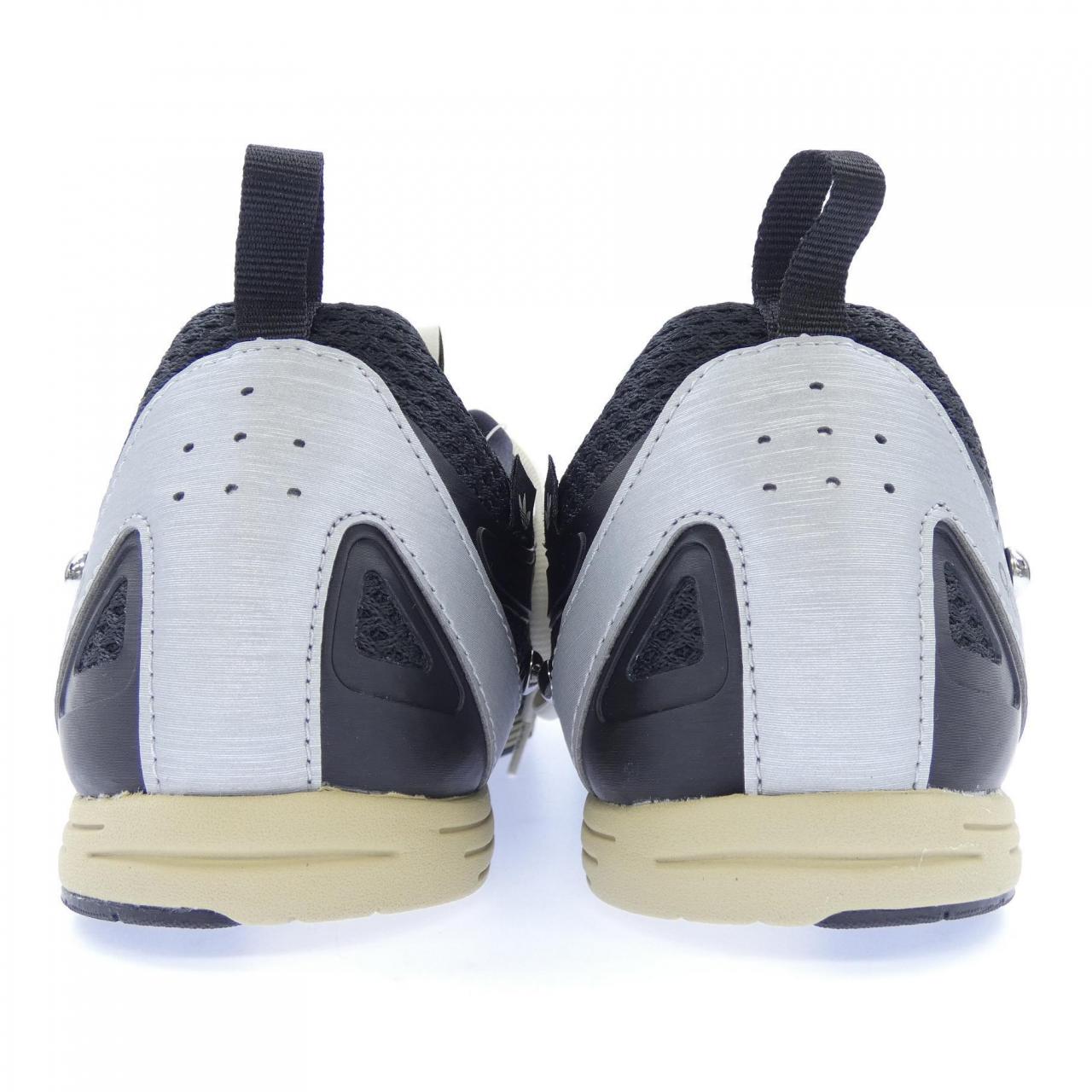 アディダス ADIDAS HP3523 スニーカー