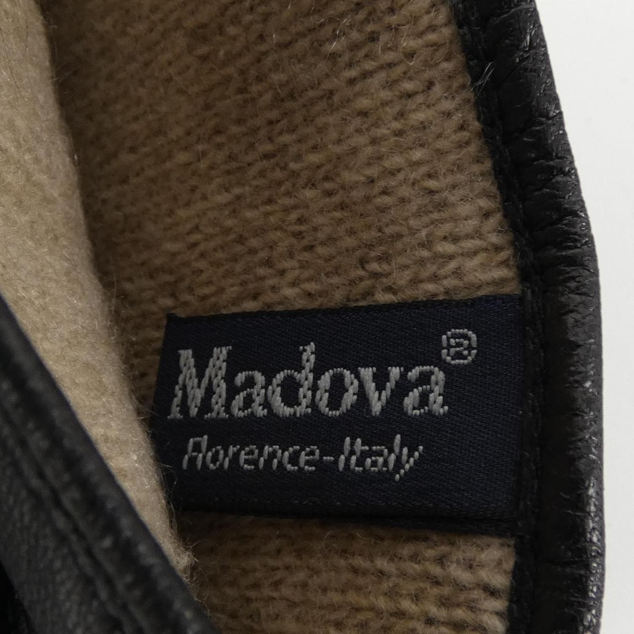 MADOVA GLOVE