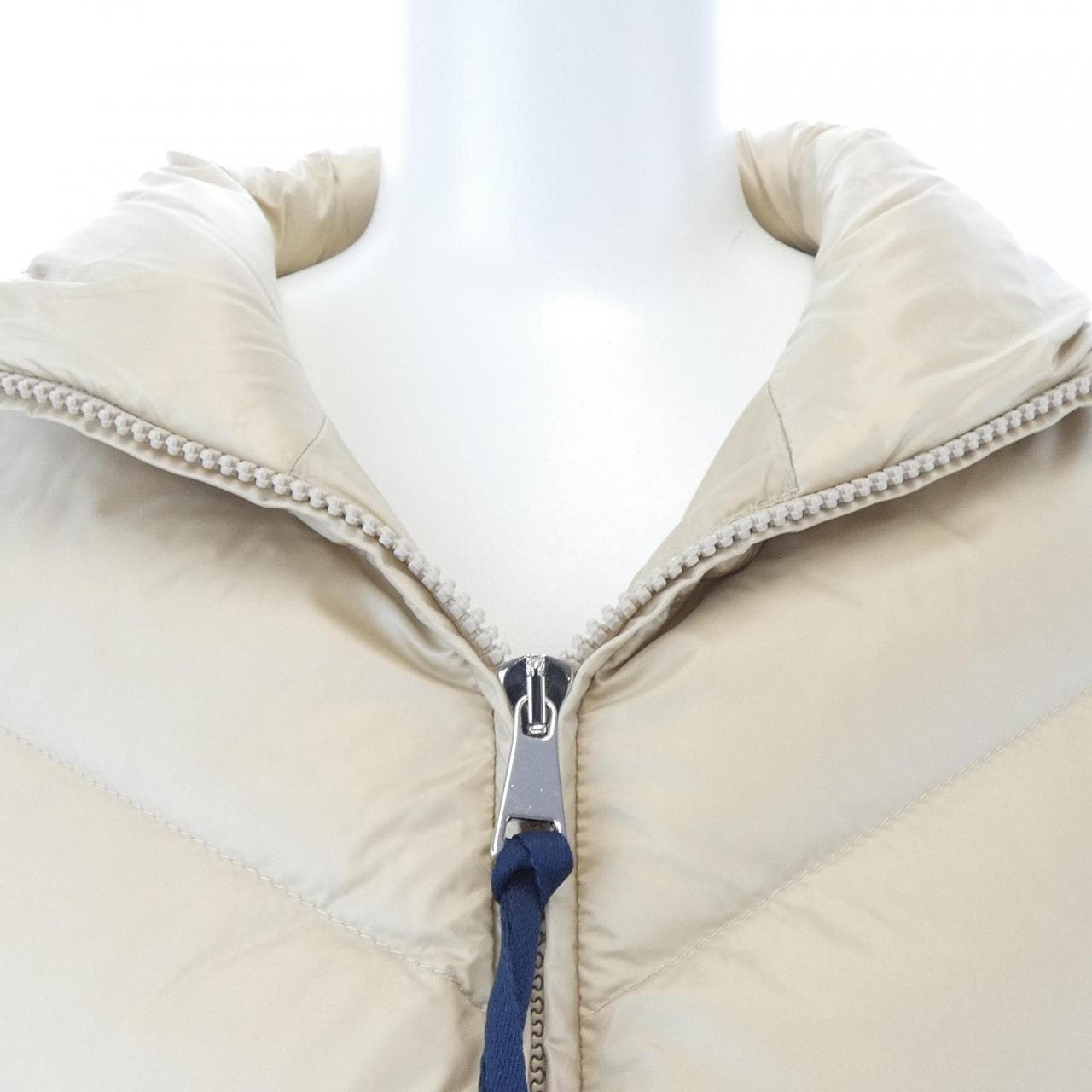 【新品】モンクレール MONCLER K20939B00024 ダウンジャケット