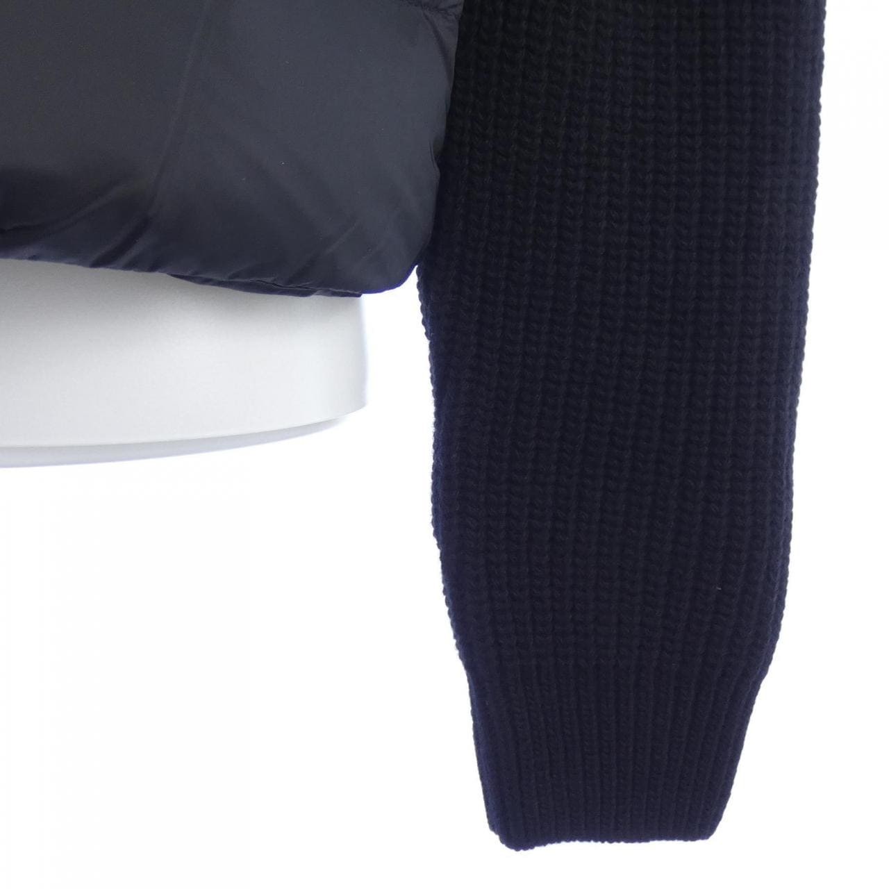 【新品】モンクレール MONCLER K20939B00028 ダウンジャケット