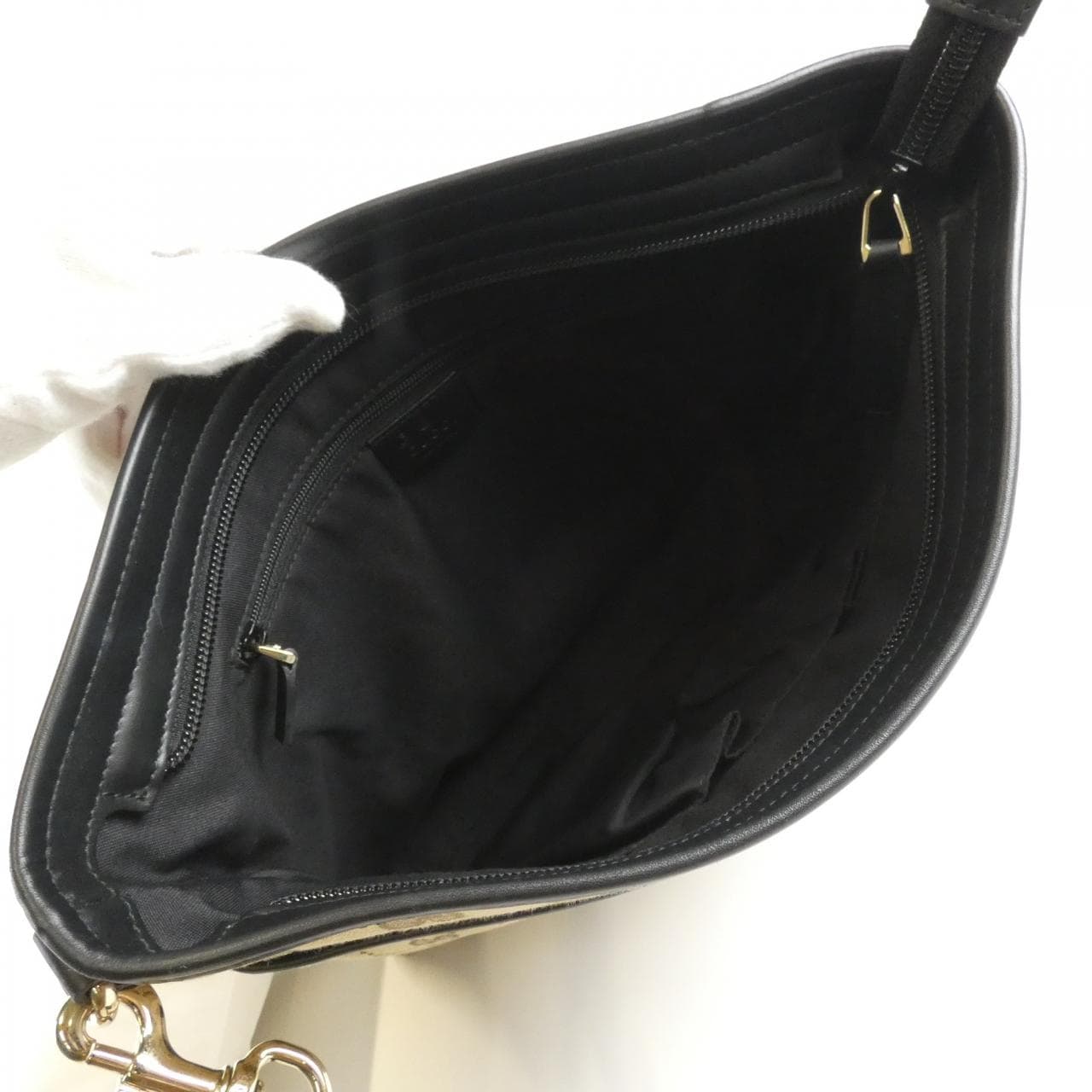 Gucci 388926 KY9PZ单肩包