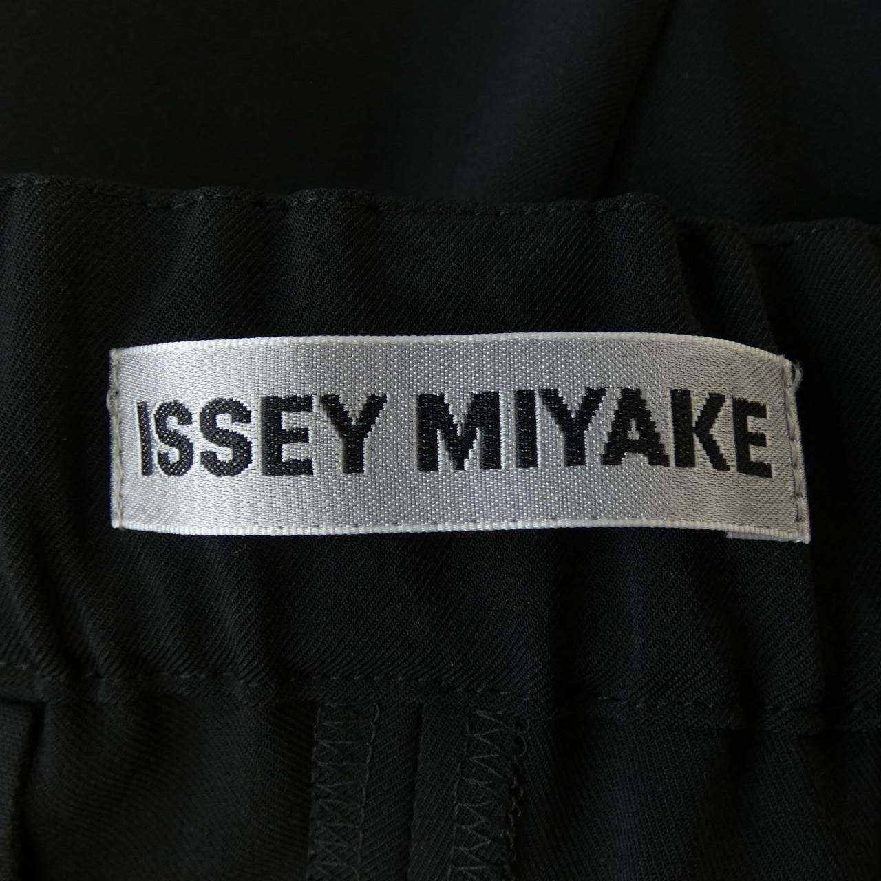 イッセイミヤケ ISSEY MIYAKE IM23FF015 パンツ