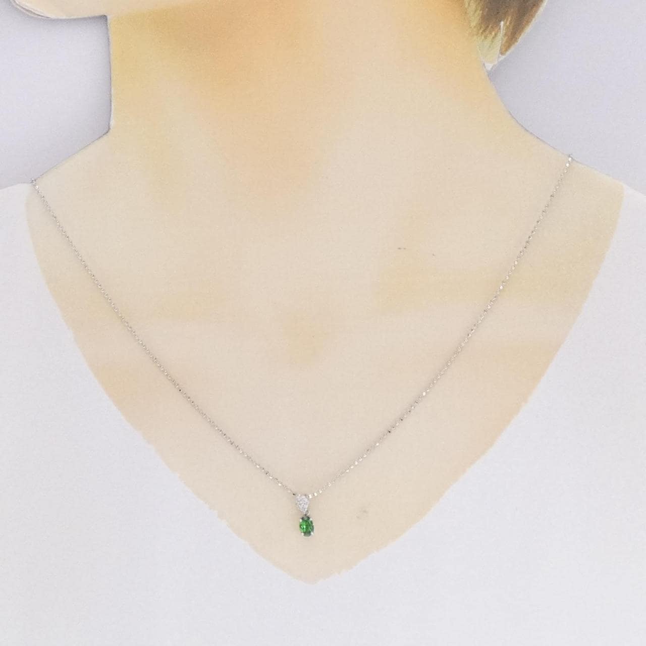 K18WG Garnet necklace 0.401CT