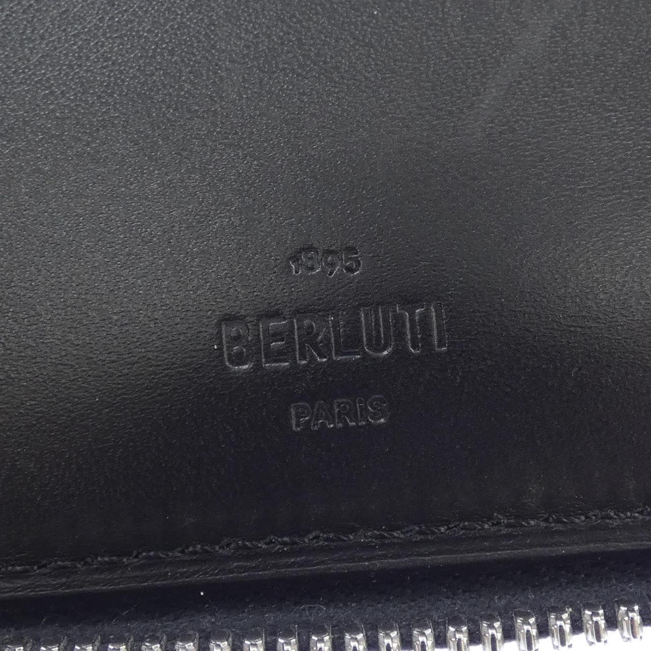 ベルルッティ Berluti イタウバスクエアスクリットレザージップ WALLET