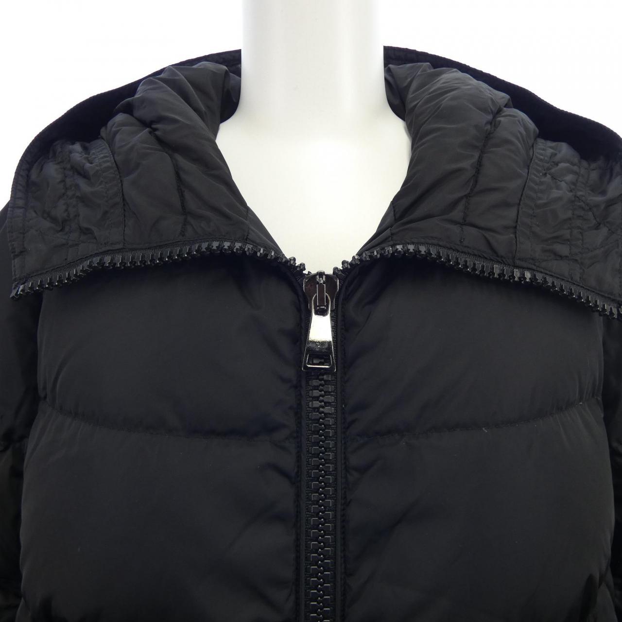 モンクレール MONCLER ダウンジャケット