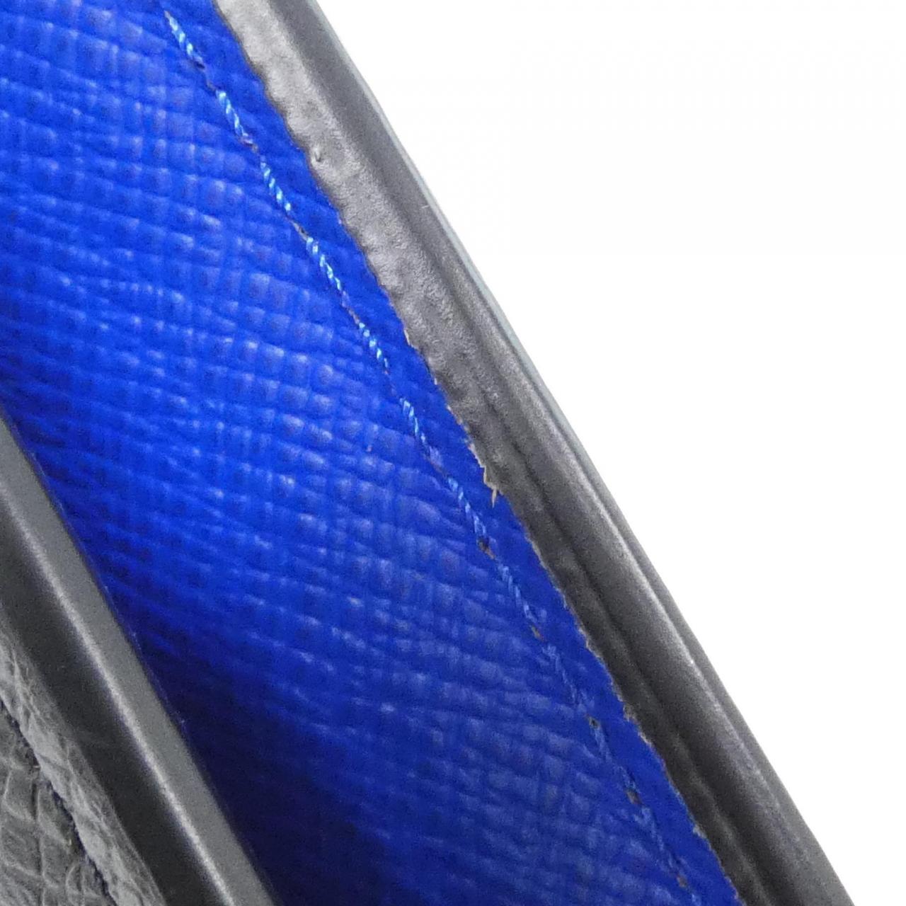 LOUIS VUITTON Taiga Portefeuille Brazza M30791 皮夾