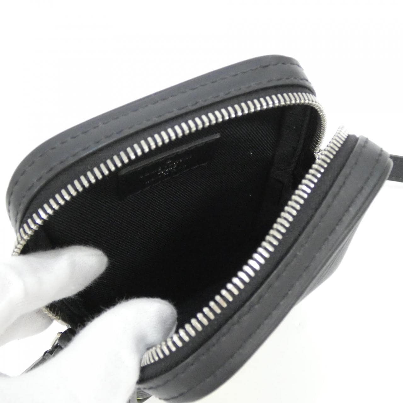 ルイヴィトン エピ(LVサークル) ダヌーブ PM M55120 ショルダーバッグ