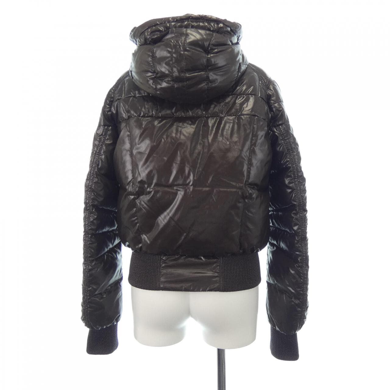 モンクレール MONCLER ダウンジャケット