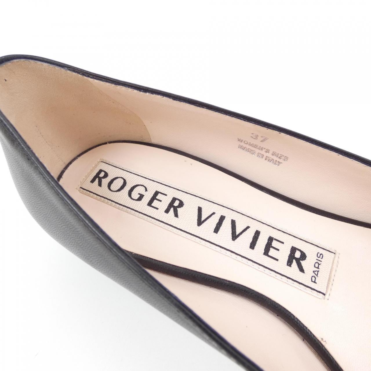 ロジェヴィヴィエ ROGER VIVIER フラットシューズ