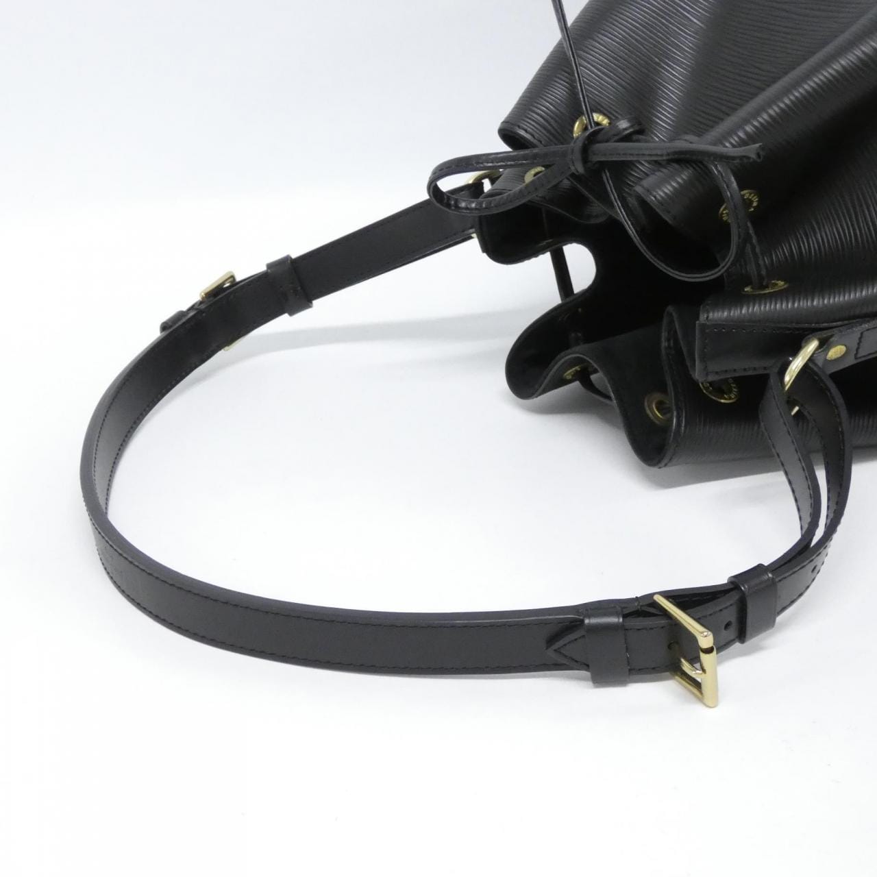 ルイヴィトン エピ ノエ M44002 ショルダーバッグ