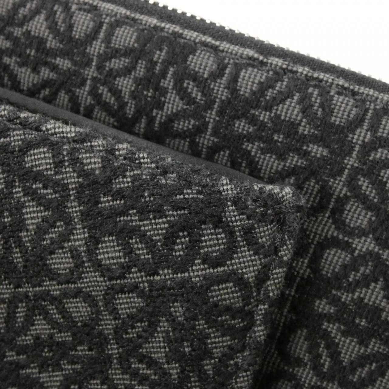 ロエベ アントン スリング B511A09X09 ショルダーバッグ