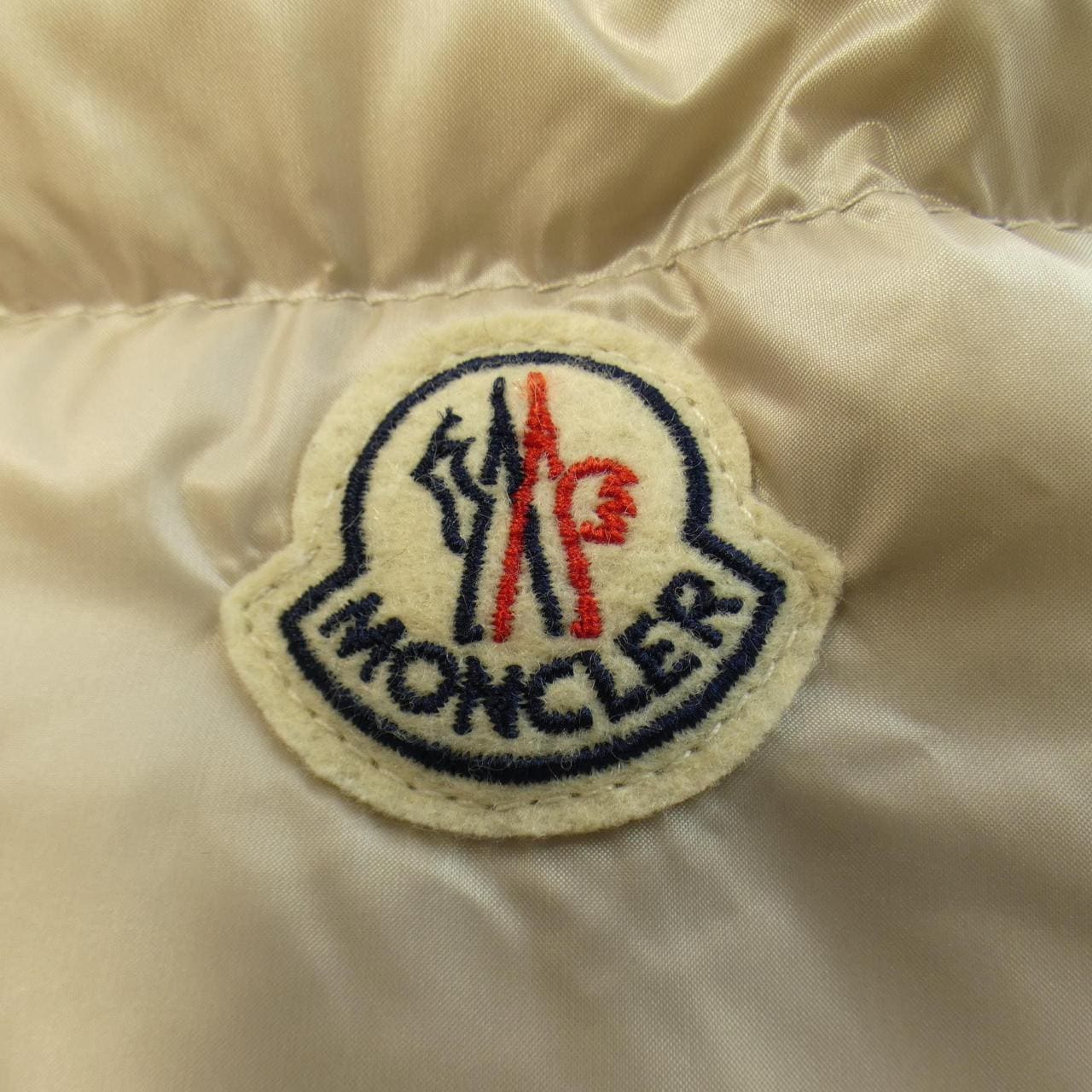 モンクレール MONCLER ダウンジャケット