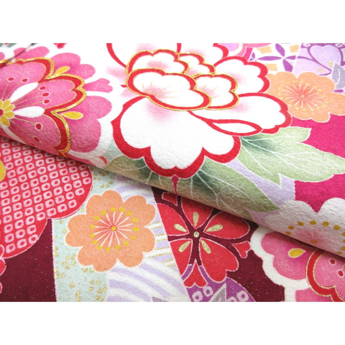 振袖　銀通し刺繍入り　友禅金彩加工