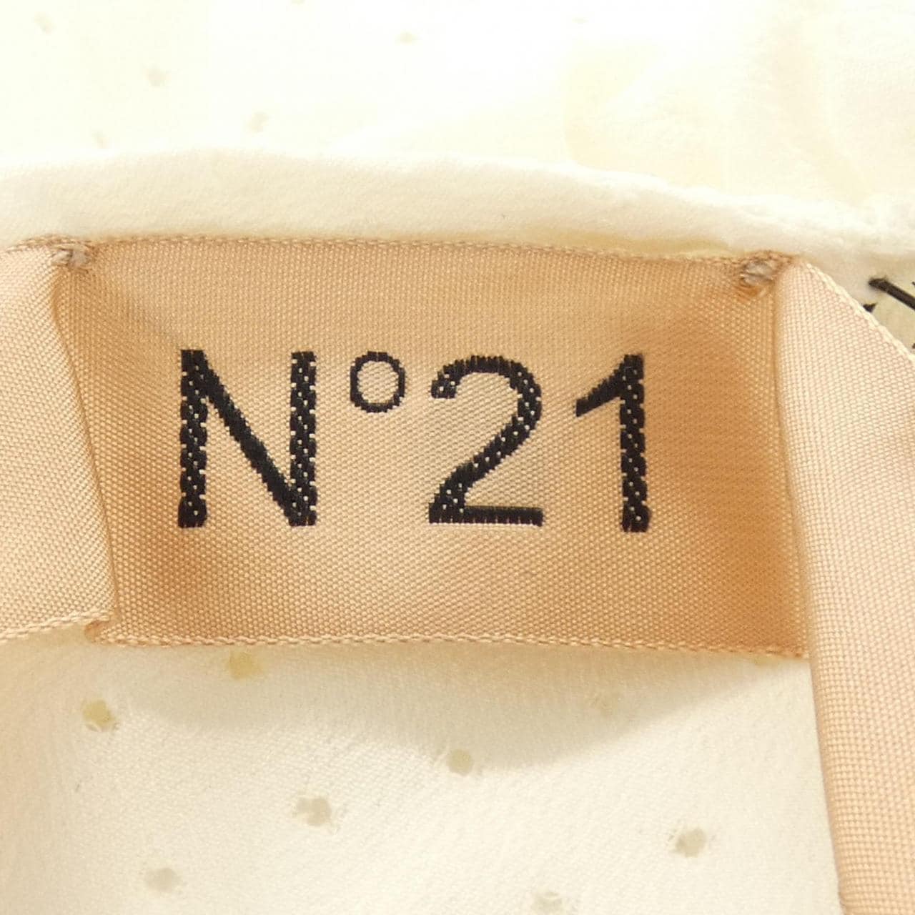 ヌメロヴェントゥーノ N°21 18P-F111-4157 トップス