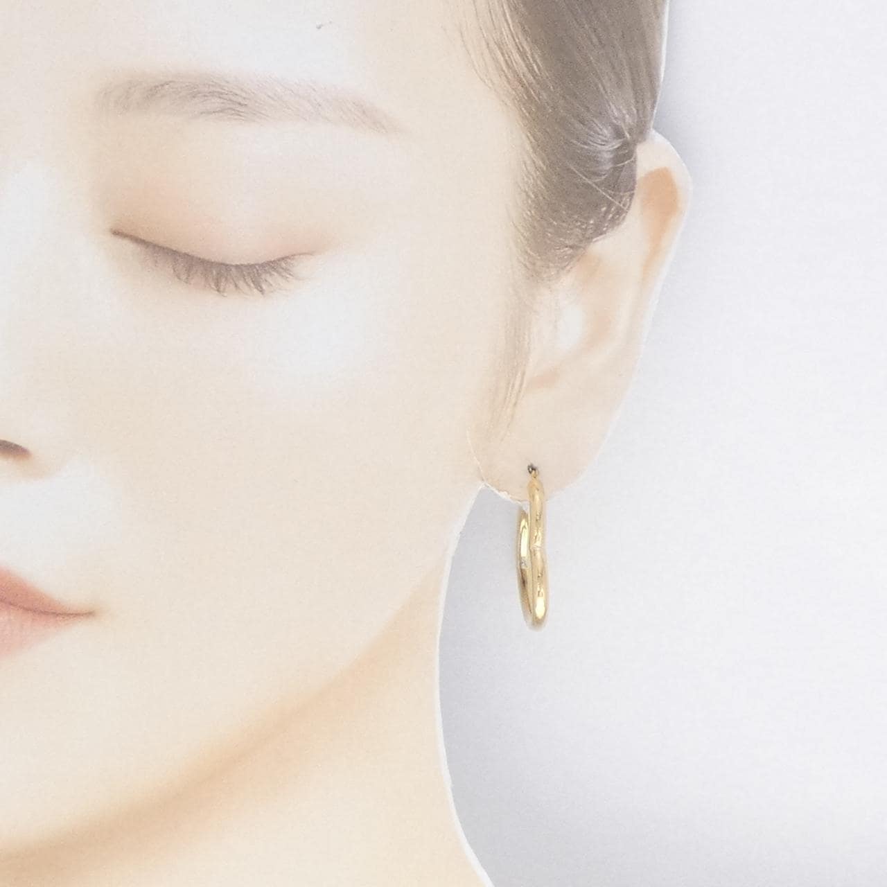 K18YG heart earrings