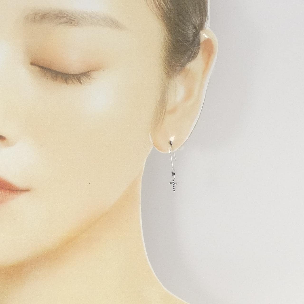 K10WG クロス ダイヤモンド ピアス 0.12CT