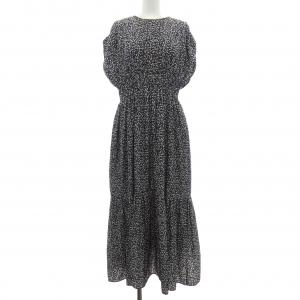 エミ emmi ワンピース